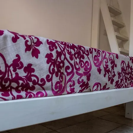 Li Uluzzi Lejlighed *