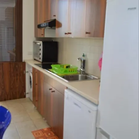 Li Uluzzi * Нардо