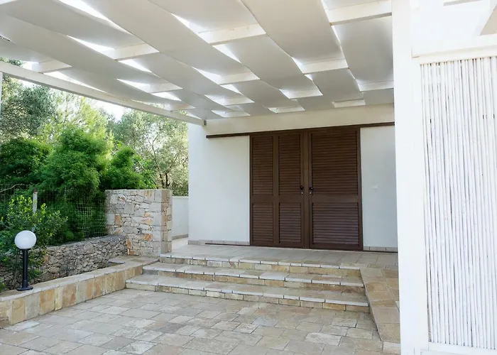 Li Uluzzi アパート ナルド