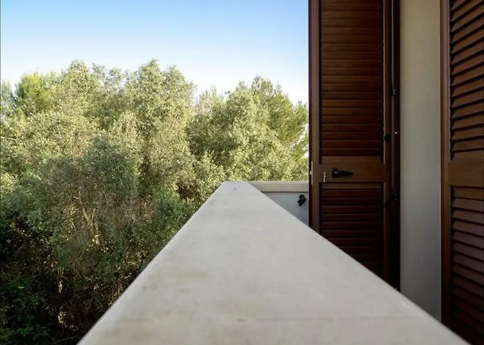 Li Uluzzi アパート ナルド